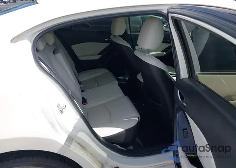 2018 Mazda Mazda3 Grand Touring z USA, uszkodzony, nr VIN 3MZBN1W39JM158804